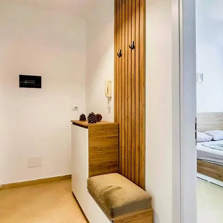 Lusea By Adriatic Living Daire Golem (Tirana)